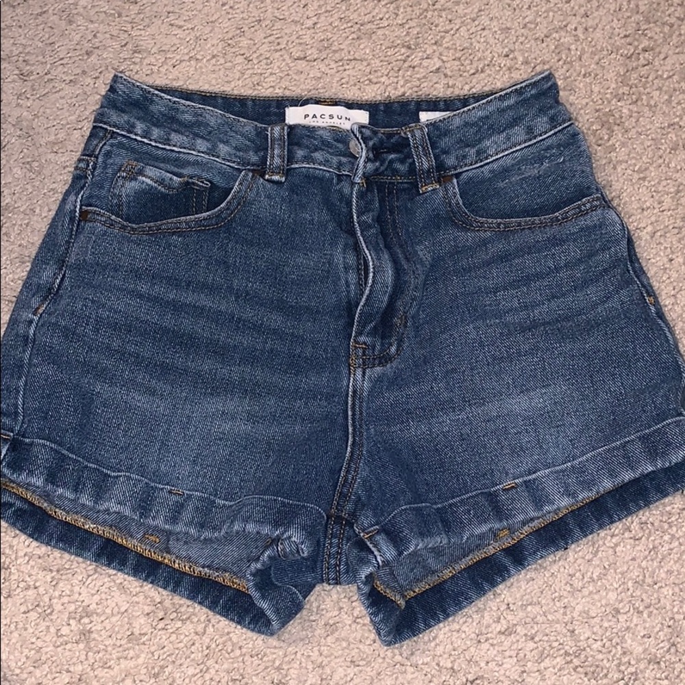 “Mom shorts”